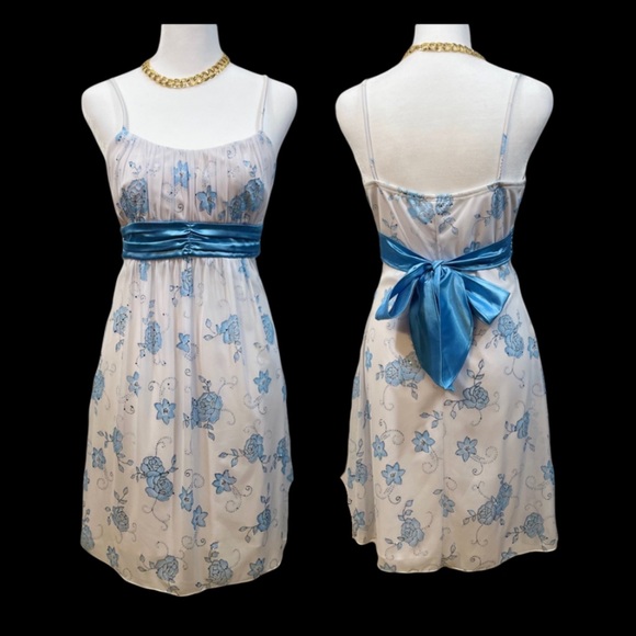 NWT TABOO Party Prom Dress White Blue Floral Junior Size Large Homecoming - Picture 1 of 14